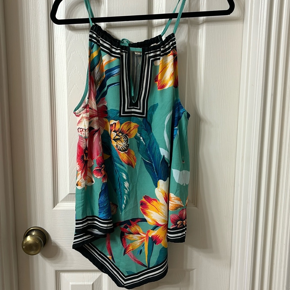 Sleeveless Top - Picture 1 of 5